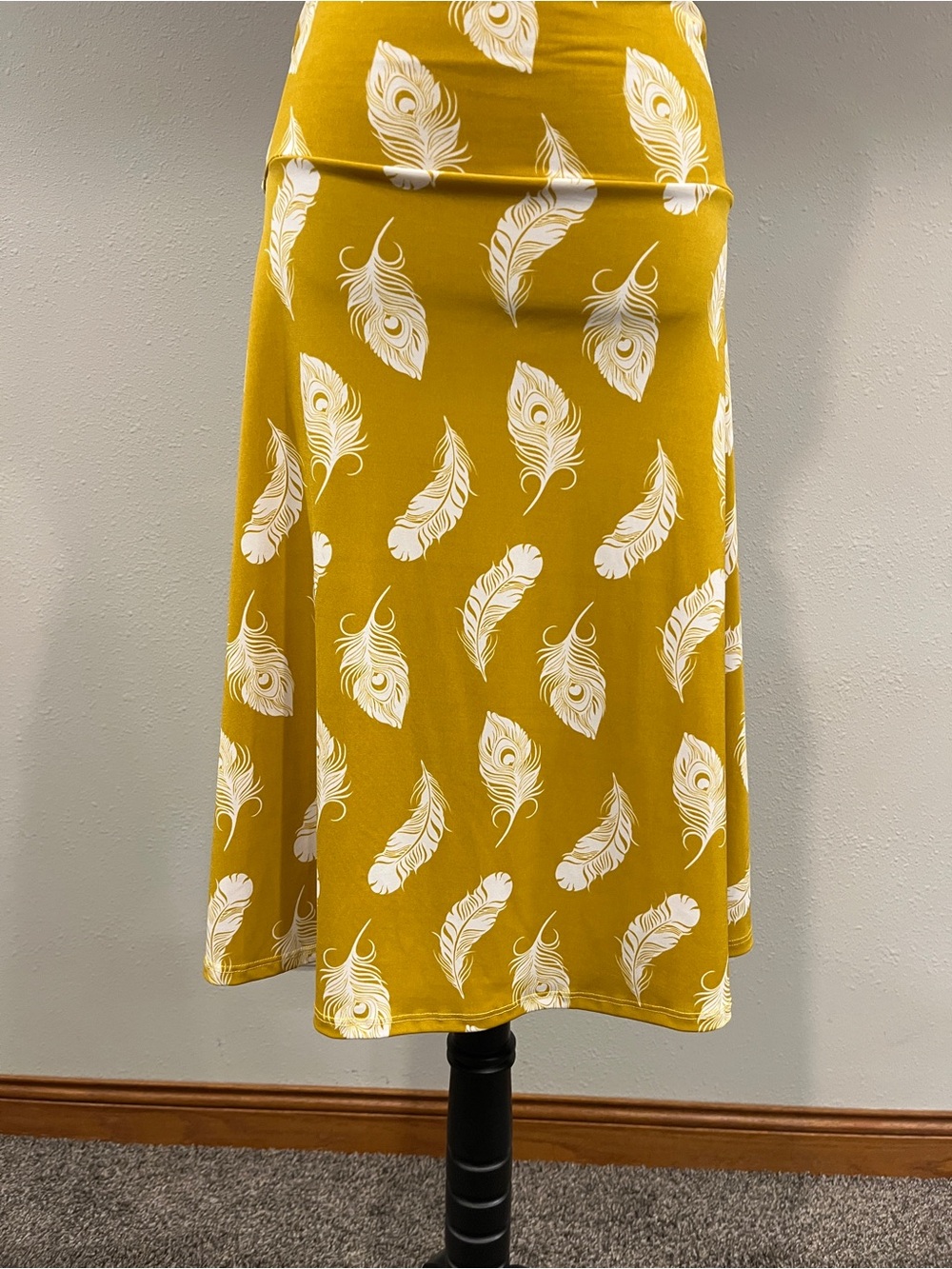 LuLaRoe feathers Print fall colors a-line Skirt size medium